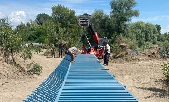 Στήνεται φράχτης 100 μέτρων απέναντι από τη νησίδα στη Νέα Βύσσα